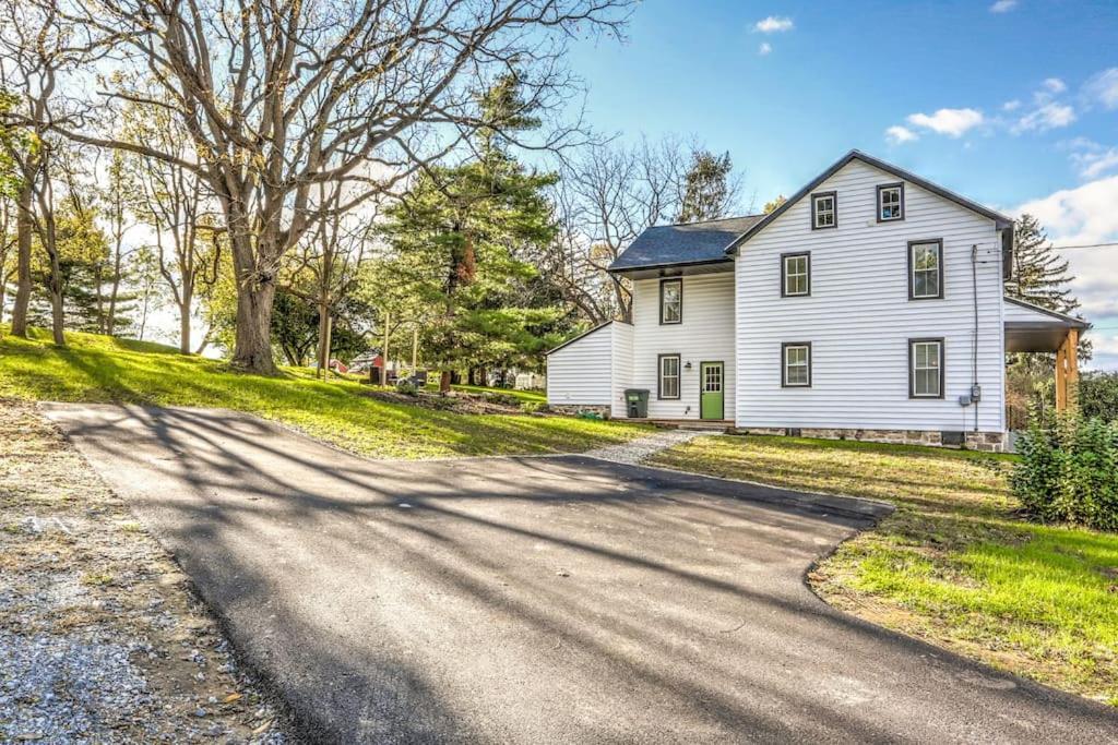 Beautiful Farmhouse Close To Lanc Hershey Etown Mount Joy المظهر الخارجي الصورة